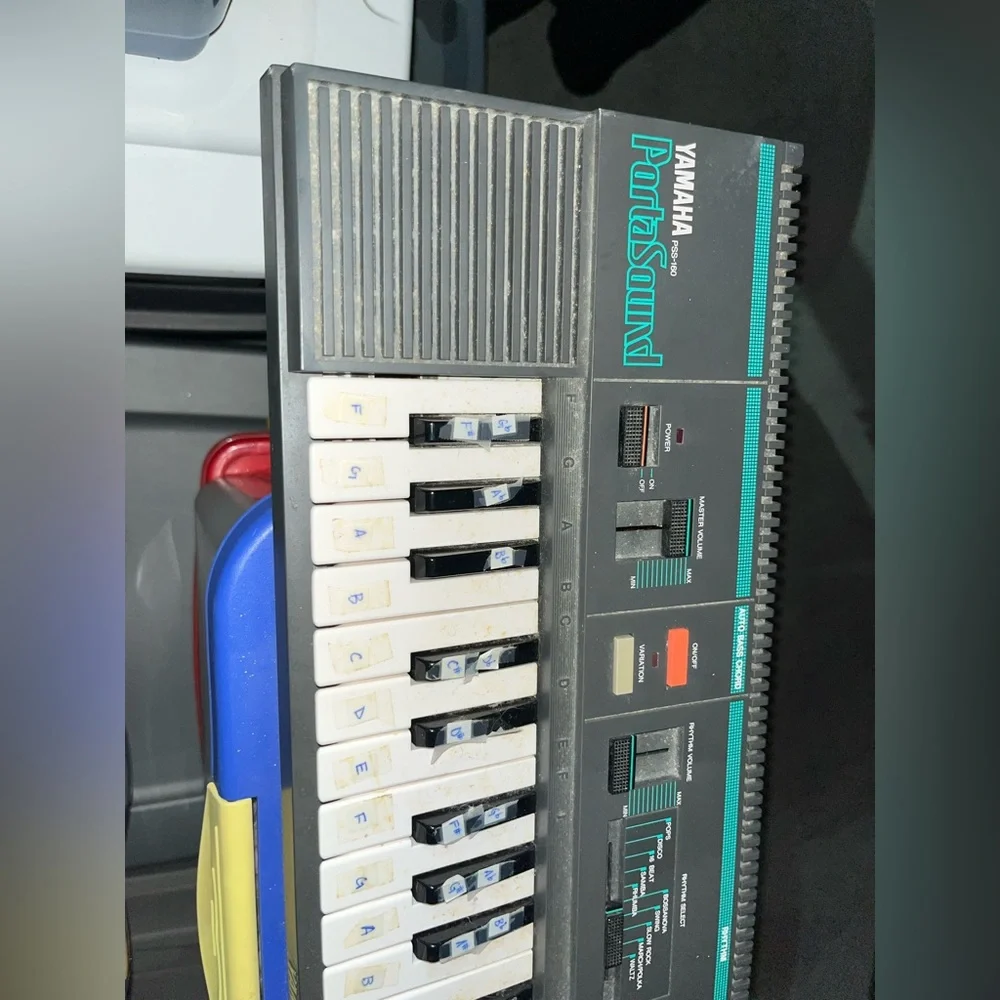 YAMAHA PSS-160 PORTASOUND KEYBOARD